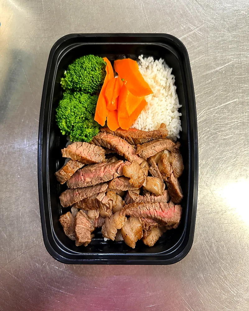 Marmita de picanha grelhada do Sabor Brasil pronta para ir ao freezer